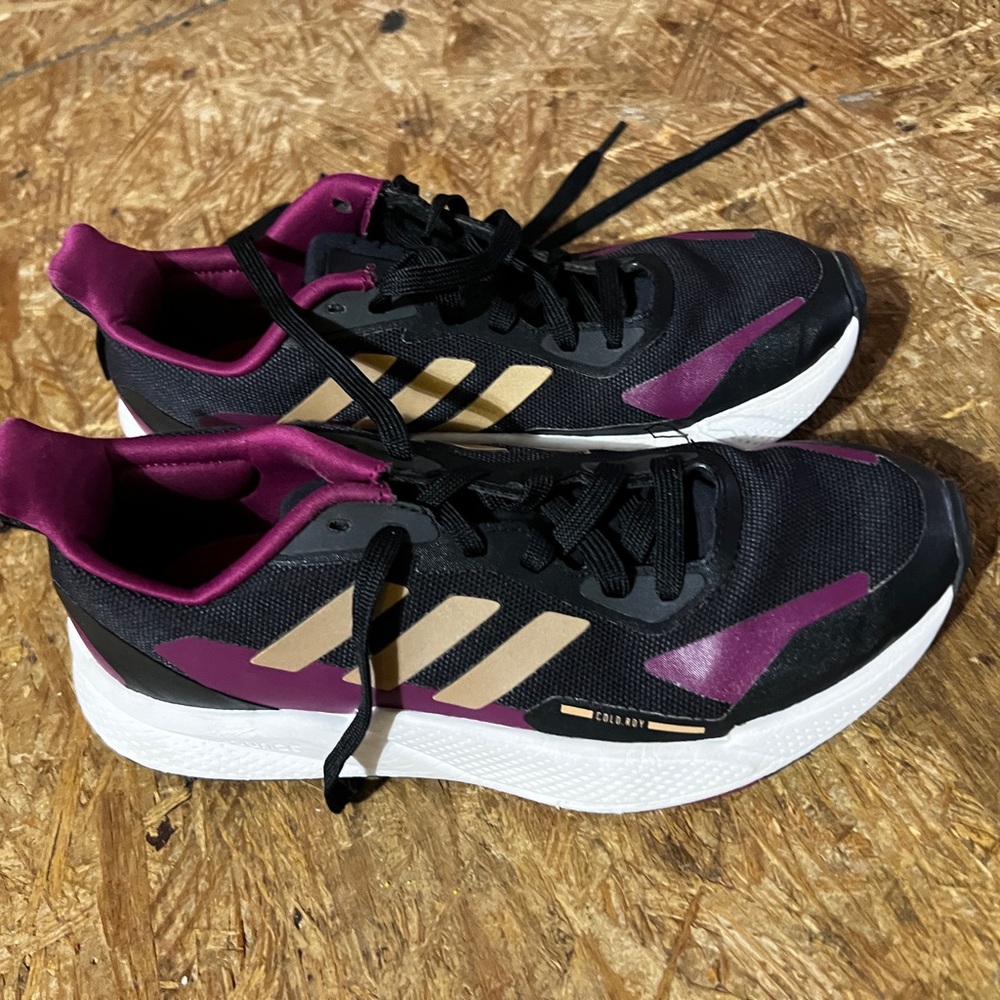 Boys Adidas Black, gold and maroon shoes